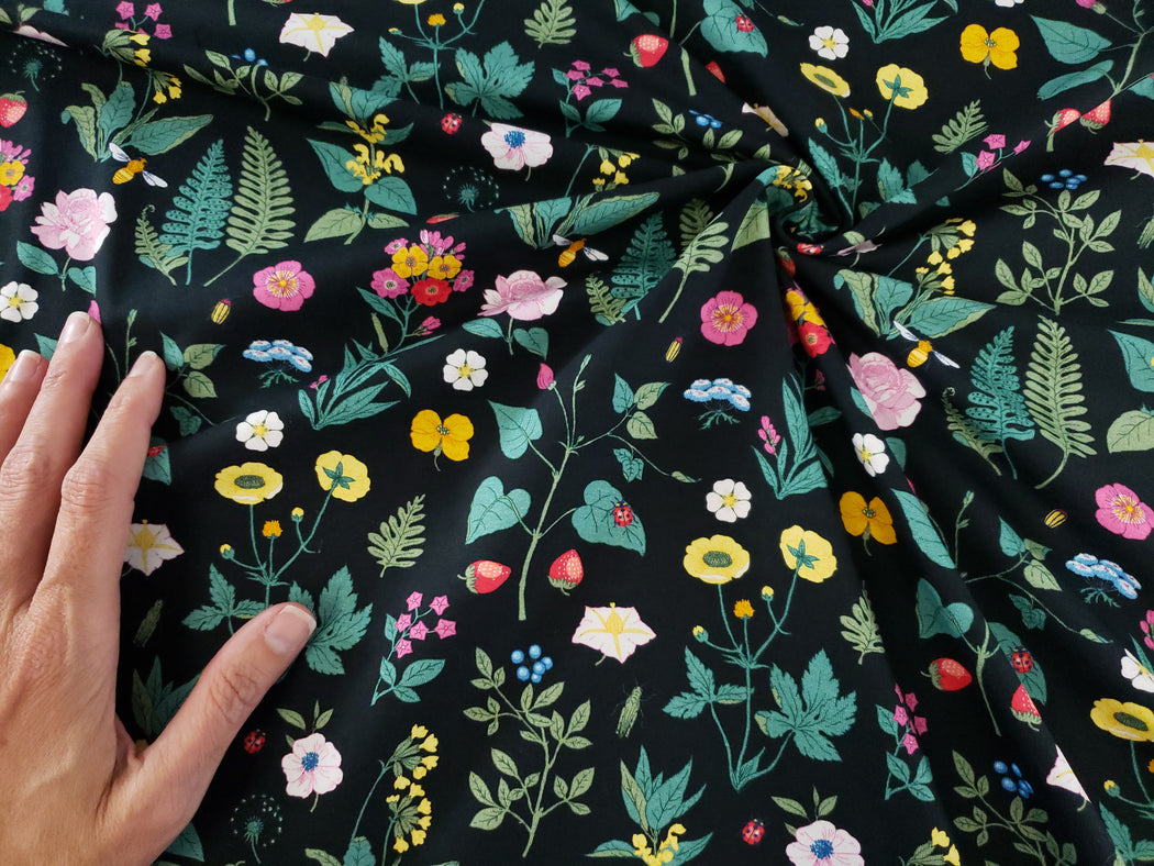 Vintage Botanicals Small Flowers Jersey, Black