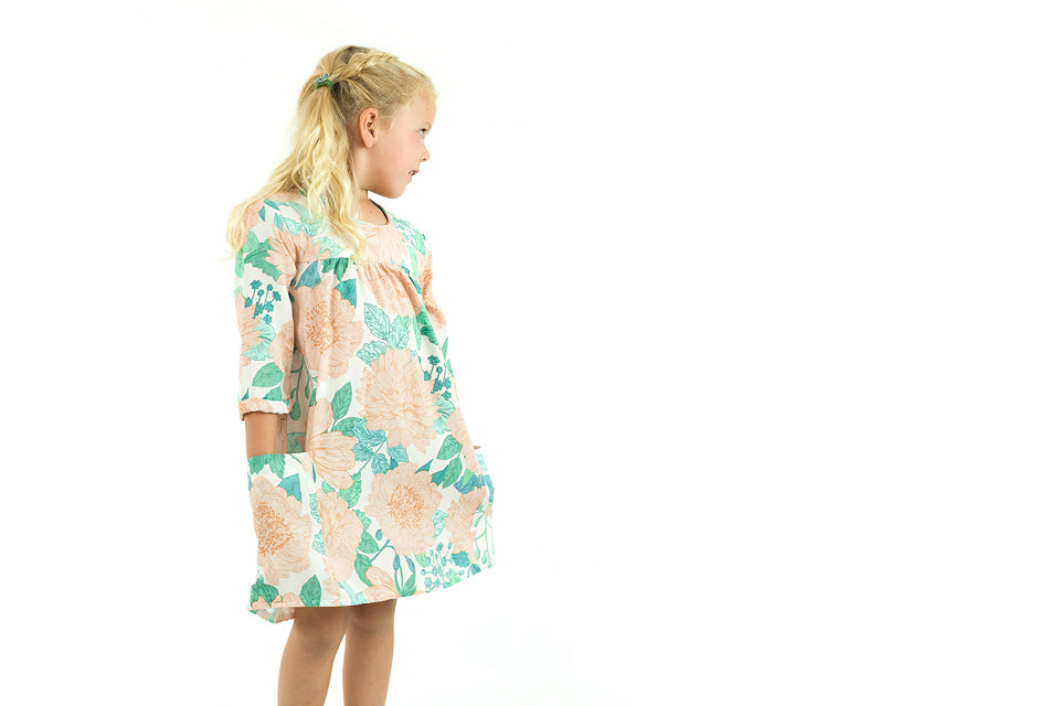 Peonies Woven Viscose, Sea Salt White